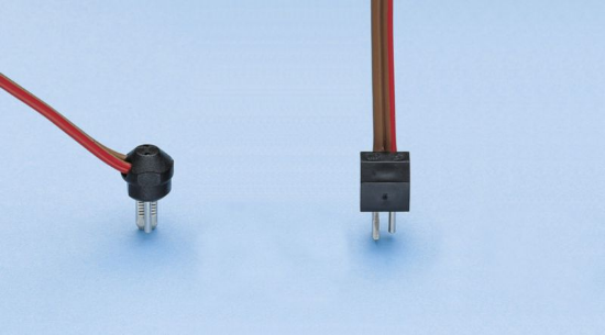 Pozlačen vtikač za zvočnike, 4 mm