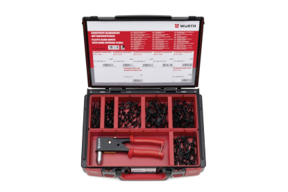 Sklop plastičnih zakovic 