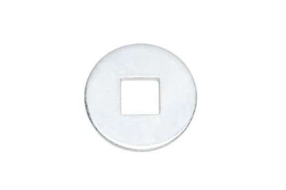 Podloga s kvadratno luknjo, predvsem za lesene konstrukcije 