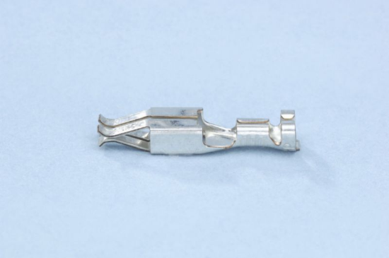 Vzmetni kabelski končnik