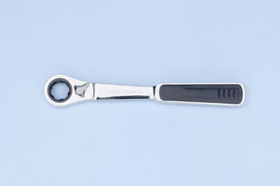 Skoznja račna s preklopno ročico