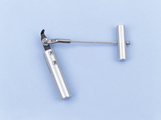 Nož za izrez vetrobranskega stekla