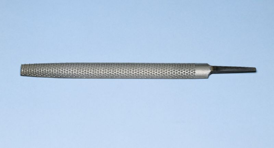 Polokrogla vstavna pila za lesen ročaj