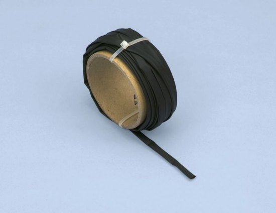 Tankostenska toplotno krčljiva cev 