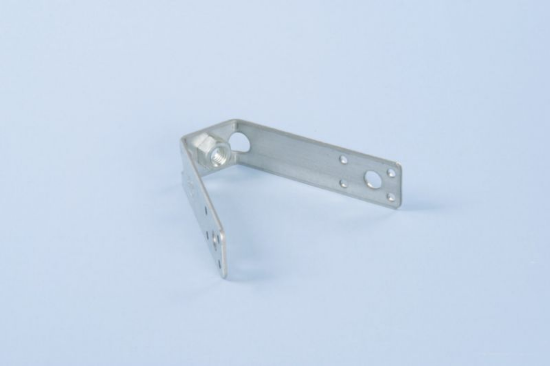 Trapezni nosilec s 4-kotno matico