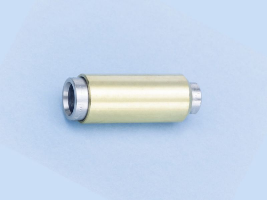 Reducirna kovinska spojka za zrak