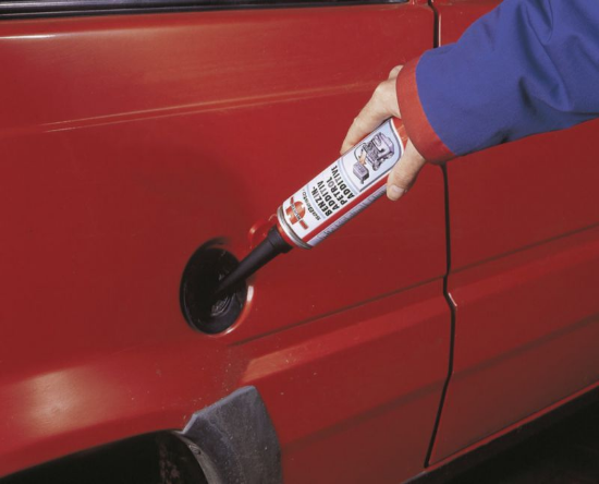 Cevka za nalivanje aditiva