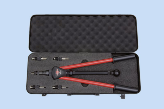 Ročne klešče za vtisne matice