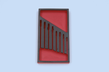 Penasti vložek za kombinacijo ključev z zaskočno ključavnico 