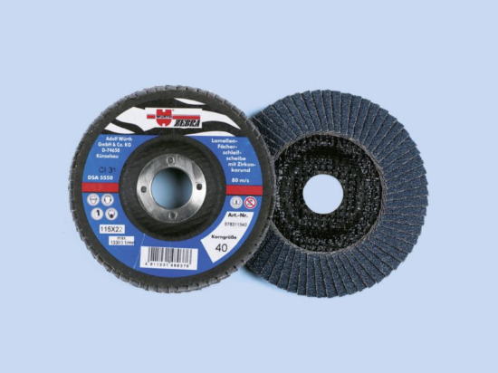 Upognjena lamelna plošča