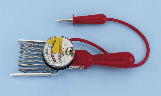 Obremenilne analogne klešče za akumulator