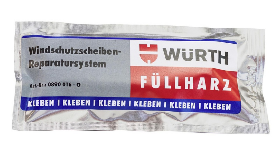 Reperaturna tekočina za odrgnine na steklu